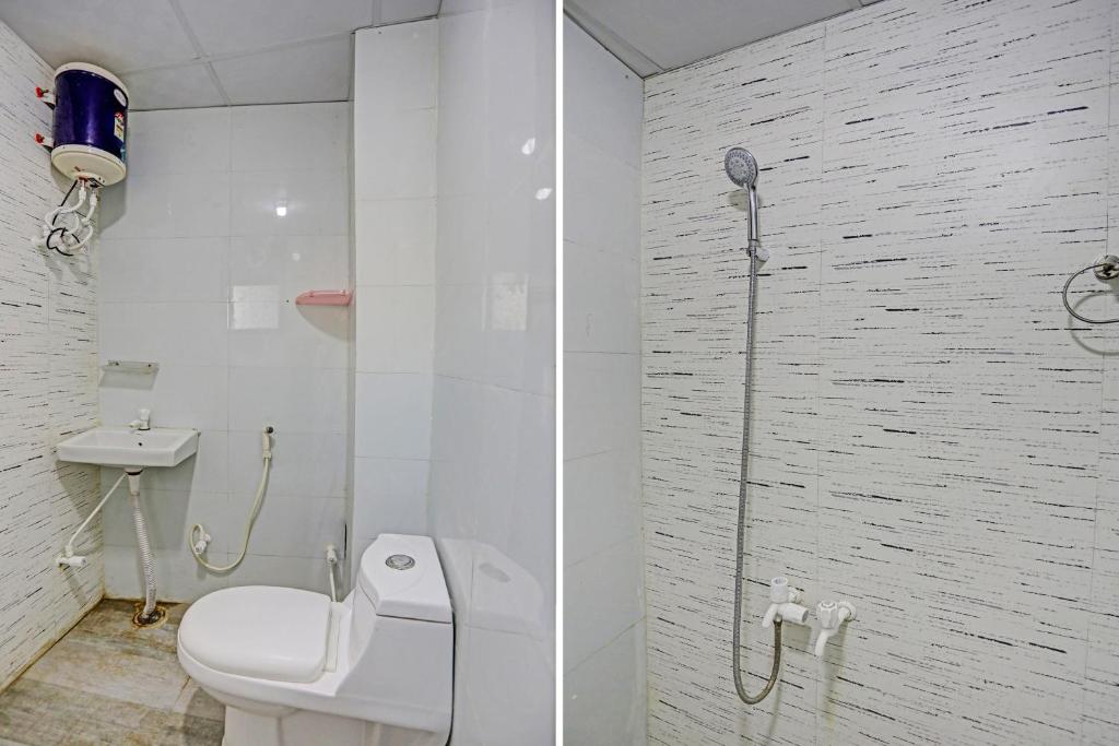 Koupelna v ubytování Super Umen Hotel Nearest Sector 66 Noida