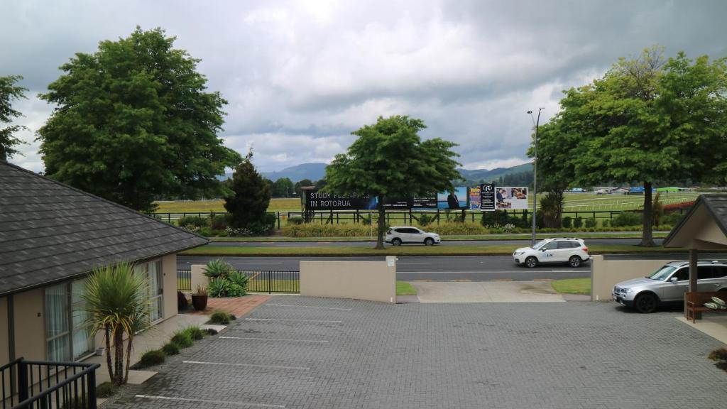 Executive On Fenton - Resim 16