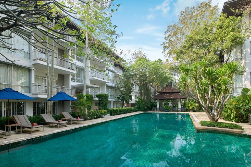 Bazén v ubytování The Park Nine Hotel Srinakarin nebo v jeho okolí