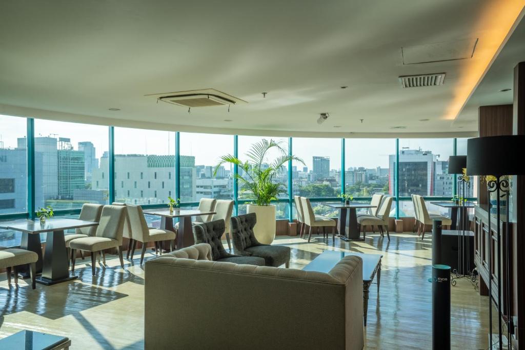 Posezení v ubytování The Acacia Hotel Jakarta