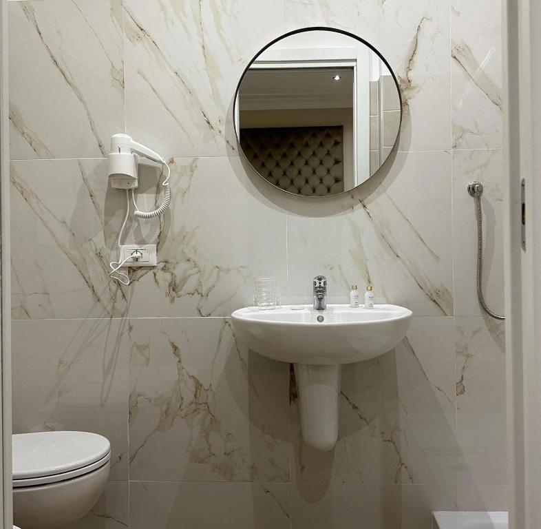Kúpeľňa v ubytovaní Nouvelle Maison Rome Luxury Palace