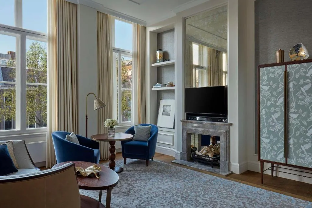 Grand Premier King Room with Canal View