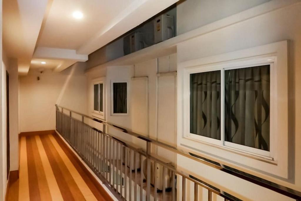 Dancenter JA Siam City - Resim 15