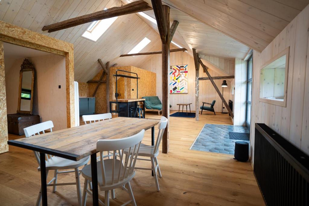 Posezení v ubytování Fabrika Doubice & Cifra Gallery