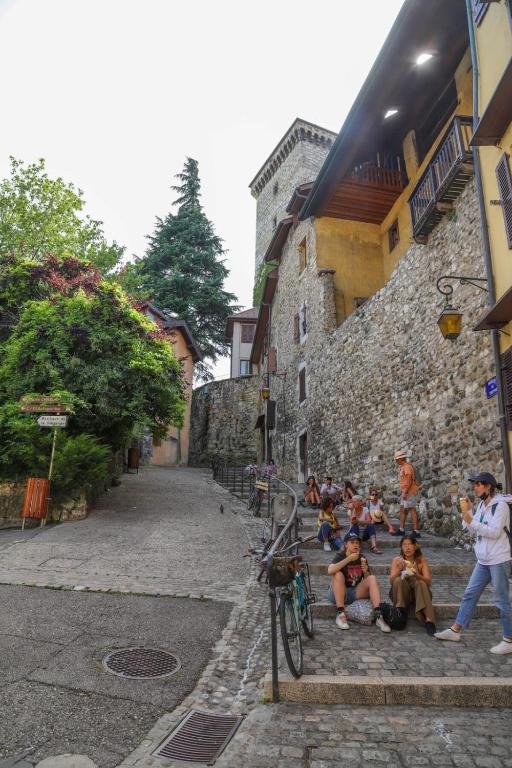Goście zatrzymujący się w obiekcie 'La Maison' City House in the historic Annecy