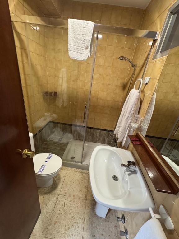 Koupelna v ubytování Hostal Miramar