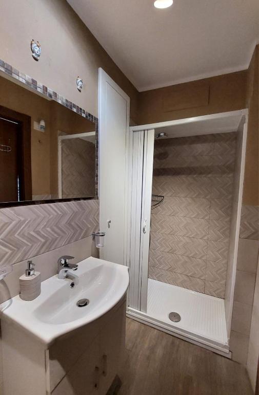 Al Teatro Antico Rooms & House - 6