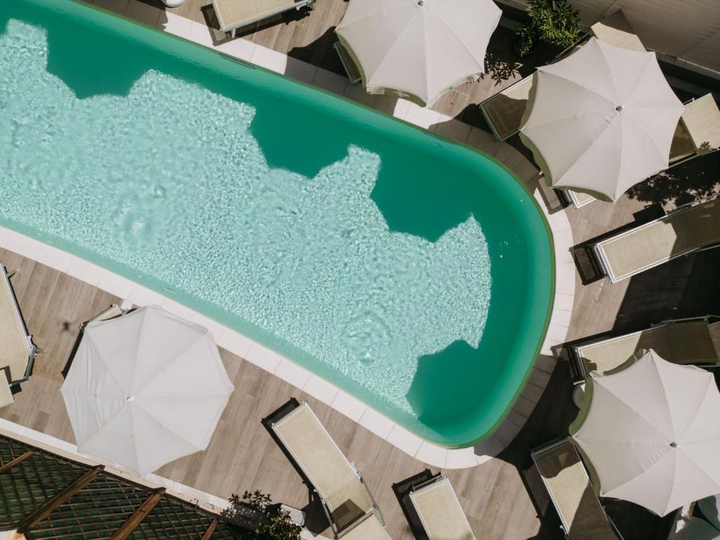 Bazén v ubytování Maison Hotel Lalla nebo v jeho okolí