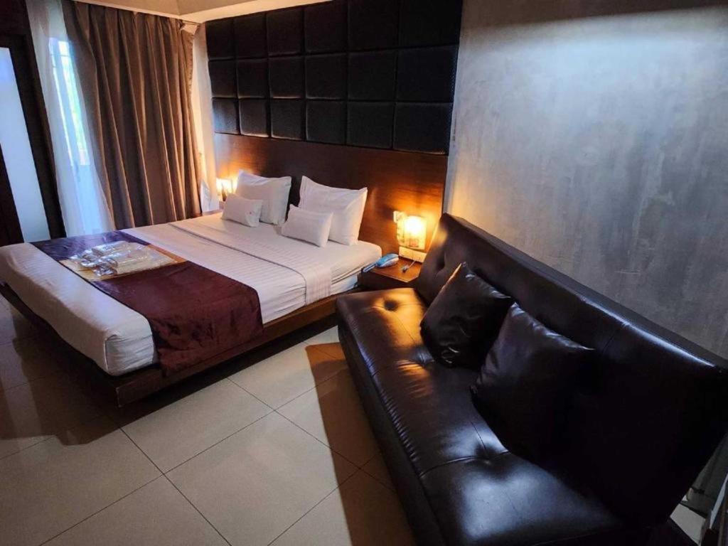 Dancenter Bangkok Cha Cha Suite - Resim 8