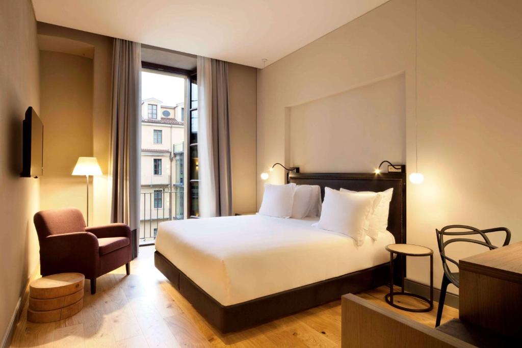 
Superior Double or Twin Room with City View
