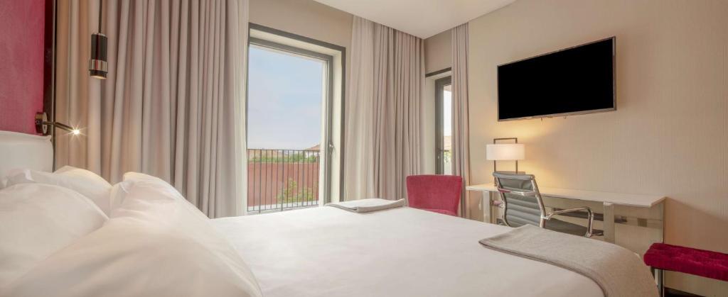 
Superior Double or Twin Room with Extra Bed (2 Adults + 1 Child)
