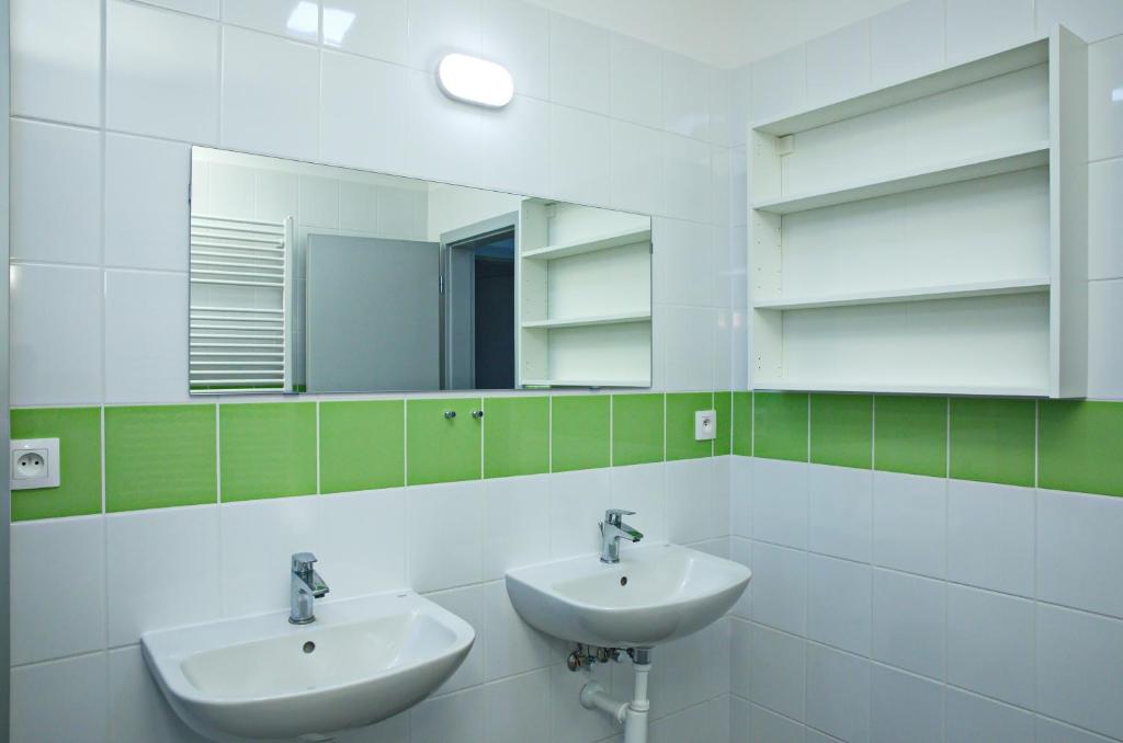 Koupelna v ubytování Hostel Optimum Devínska