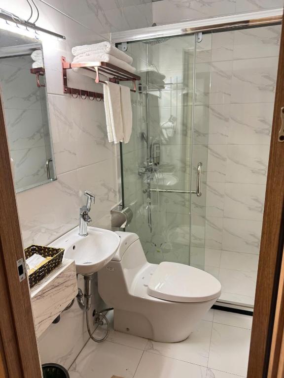 Bài Thơ Mountain Hotel - 17