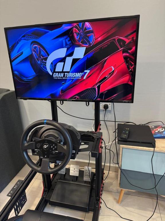 TV a/nebo společenská místnost v ubytování AYAAN GAMING HOME at Quintet Play Free GranTurismo