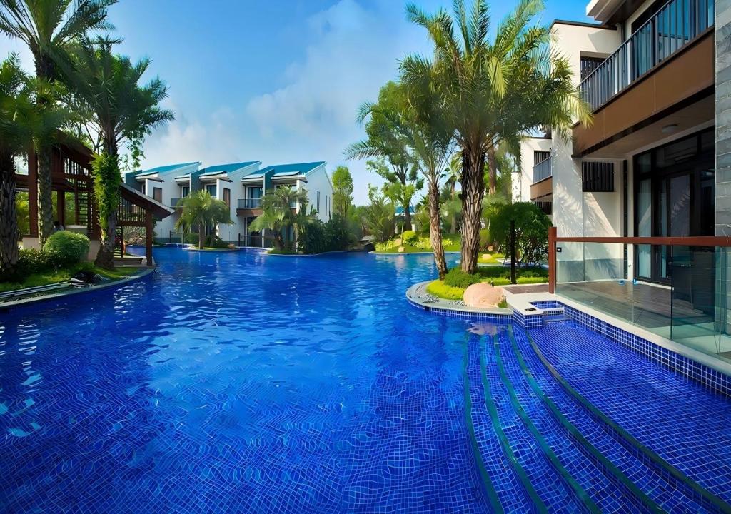 Bazén v ubytování Seaview Resort Xiamen nebo v jeho okolí