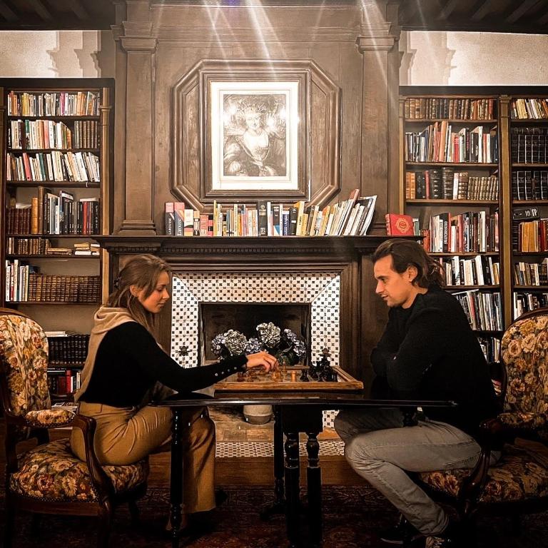 Hosté ubytování chateau isigny, le plus petit et le plus secret des châteaux de charme