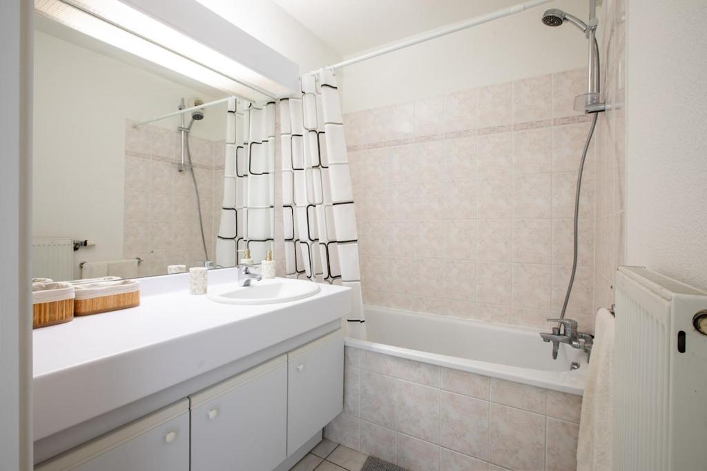 Appartement lumineux 3 frontières parking gratuit – photo 12