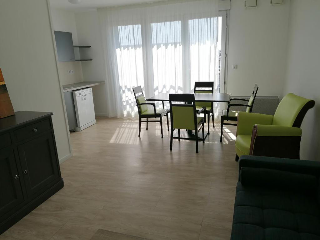 Terres de France - Appart Hôtel Rouen Flaubert - Two-Bedroom Apartment