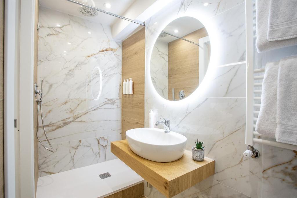 Boutique Hotel del Corso - Resim 37