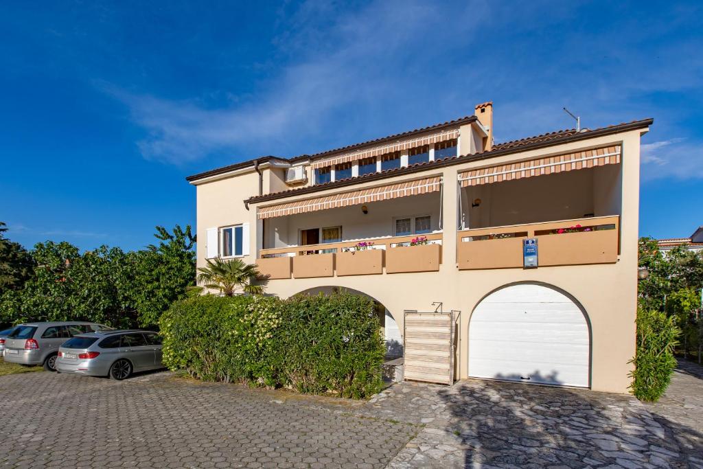 Tòa nhà nơi căn hộ tọa lạc