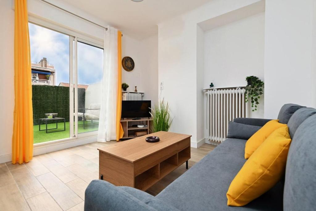 Photo de la galerie de l'établissement Charmant Appartement 2 Pièces avec Balcon, à Marseille