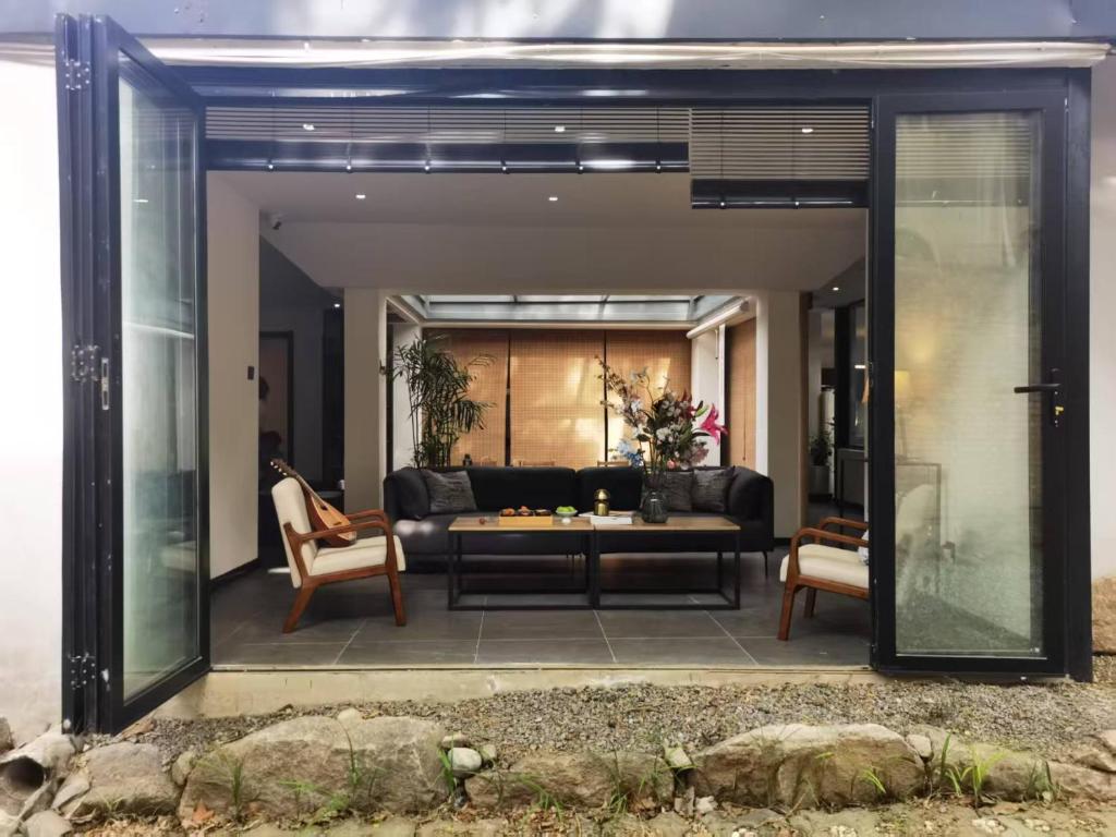 Huayinにある华山隐泉禅境 山景观星禅修别墅 Hua Shan Hidden Spring Restore Villaのギャラリーの写真