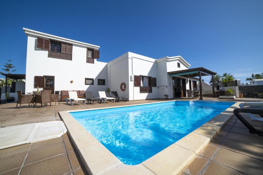 Sensational Playa Blanca Villa 3 Bedrooms Villa Myoga Spacious