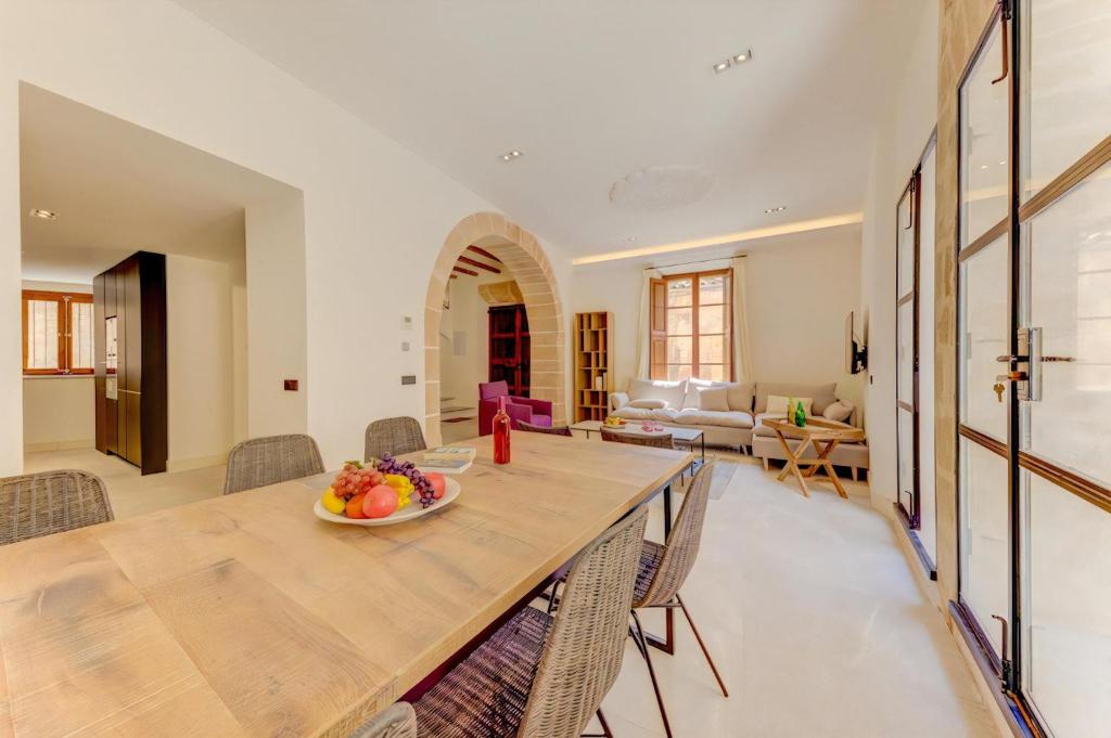 Posedenie v ubytovaní Charming Pollensa Villa Alicanti 4 Bedrooms Positioned In The Heart Of Old Town