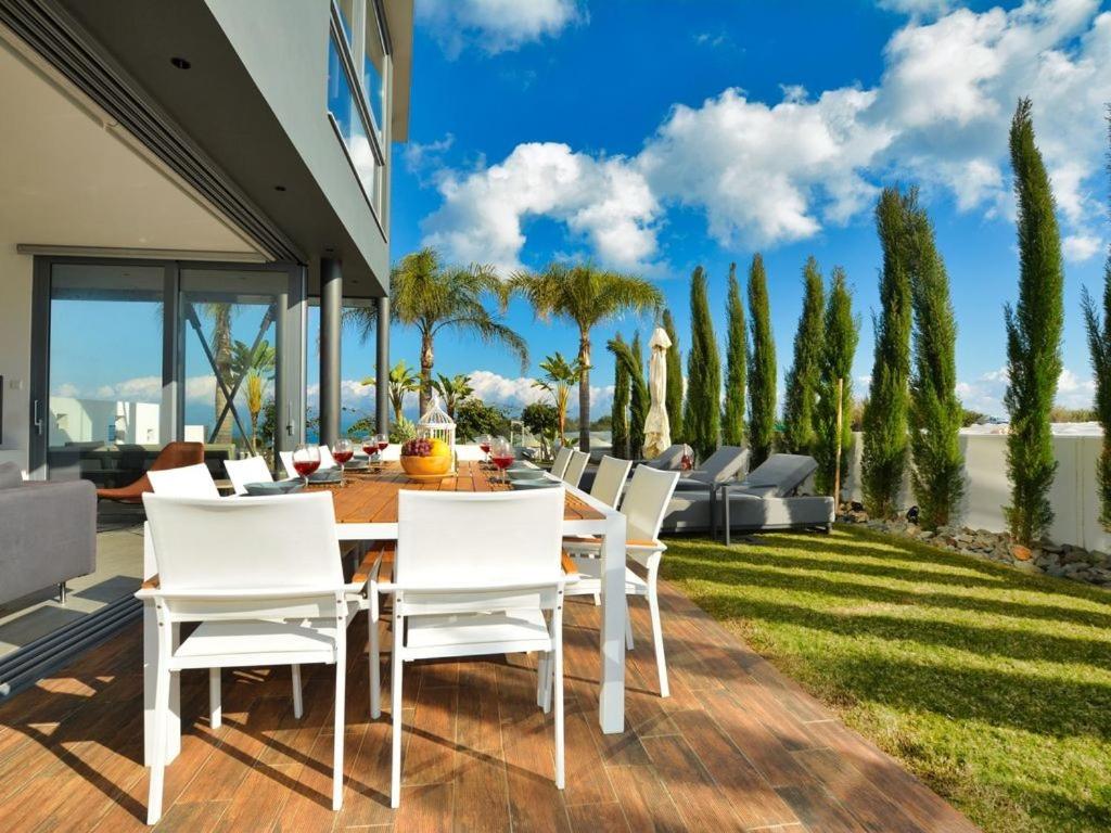 Villa Limni Dyo - Luxurious Contemporary 3 Bedroom Villa With Sea Views And Hot Tub