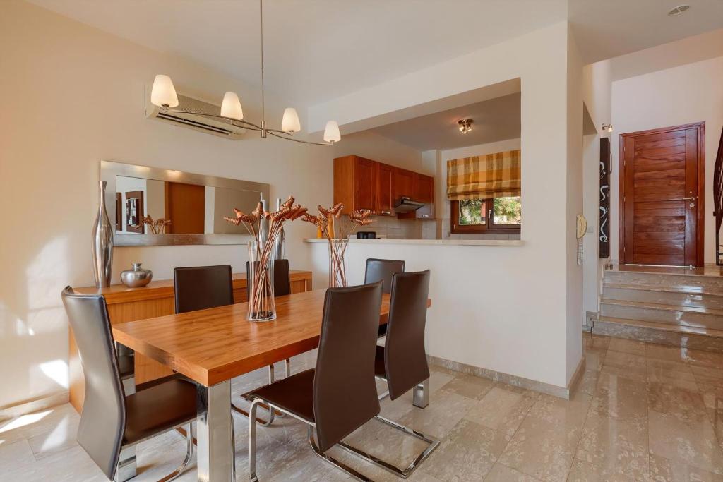 Aphrodite Hills Junior Villas Junior Villa J003 Air Conditioning 2 Bedrooms Paphos