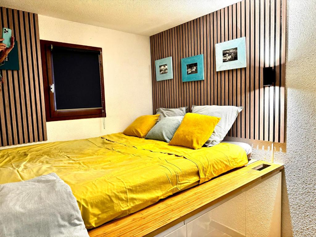 Postel nebo postele na pokoji v ubytování T2 bord de mer avec piscine