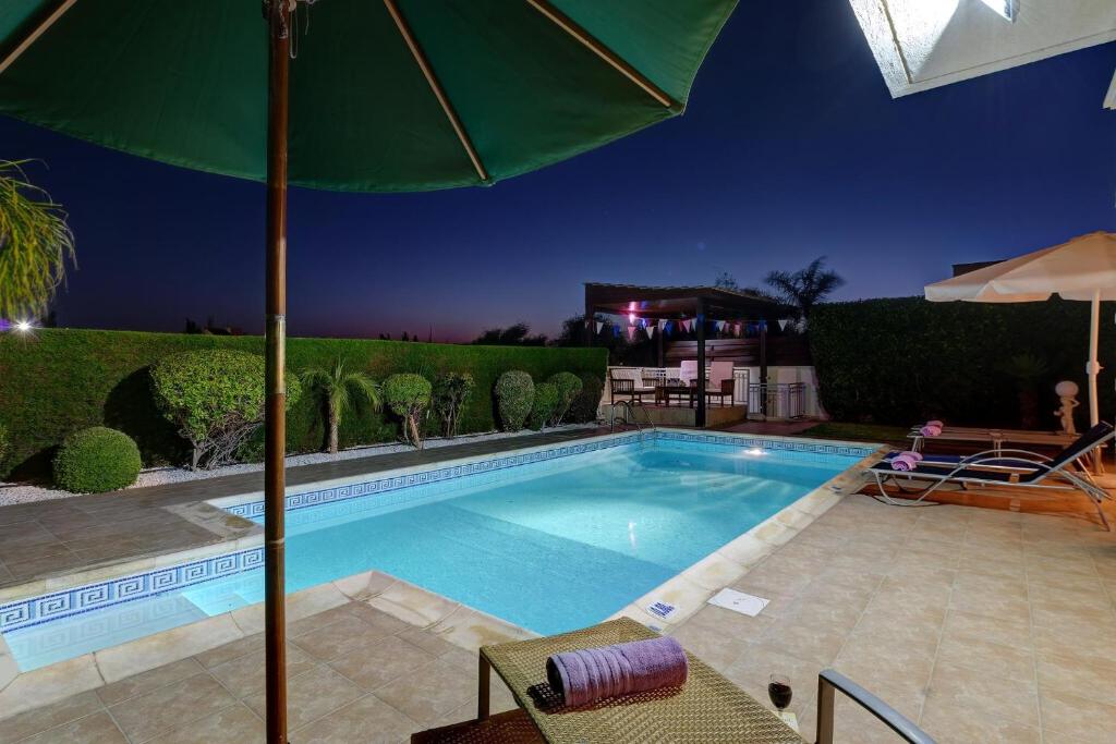 Luxury Coral Bay Villa Villa Shanta 3 Bedroom Villa Distant Sea Views Central Resort Location