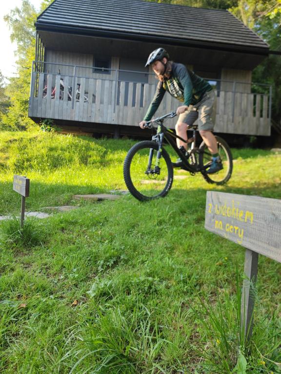 Jízda na kole v ubytování Slow Huts nebo okolí