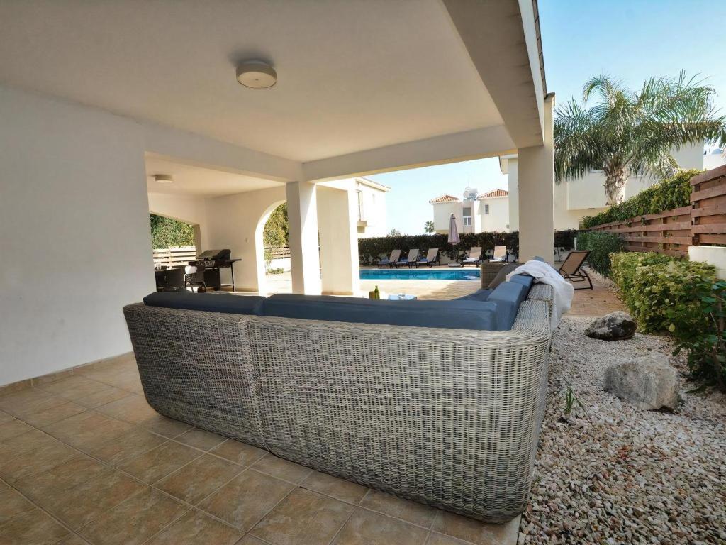 Villa Protaras Paralia, Spacious 4Bdr Central Protaras Villa, Close To Fig Tree Bay Beach