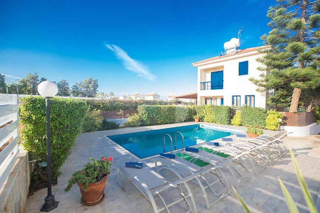 Villa Ayia Triada, Beautiful 5Bdr Villa With Pool, Close To All Beaches And Amenities