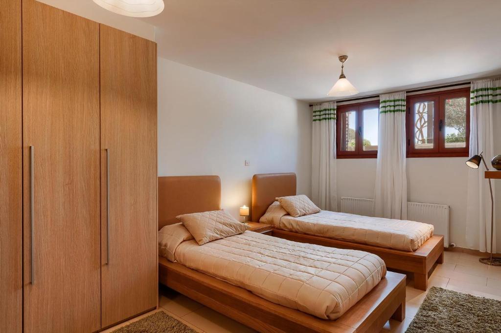 Aphrodite Hills Superior Villas Superior Villa 0336 Air Conditioning 4 Bedrooms Paphos