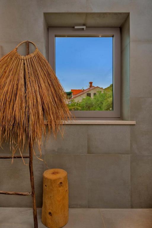 Fotografie z fotogalerie ubytování Charming Bohemian Chic Style Villa 4 Bedrooms Villa Punti Waterfront Sea Front Villa With Stunning Ocean Views Brac v destinaci Selca