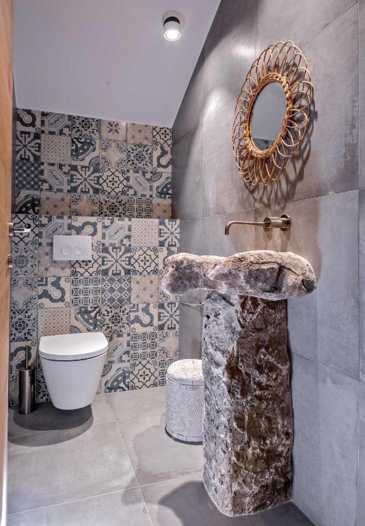 Koupelna v ubytování Charming Bohemian Chic Style Villa 4 Bedrooms Villa Punti Waterfront Sea Front Villa With Stunning Ocean Views Brac