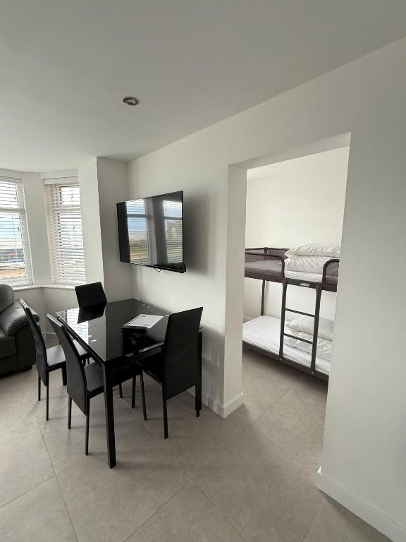 Coastal Plaza - Resim 3