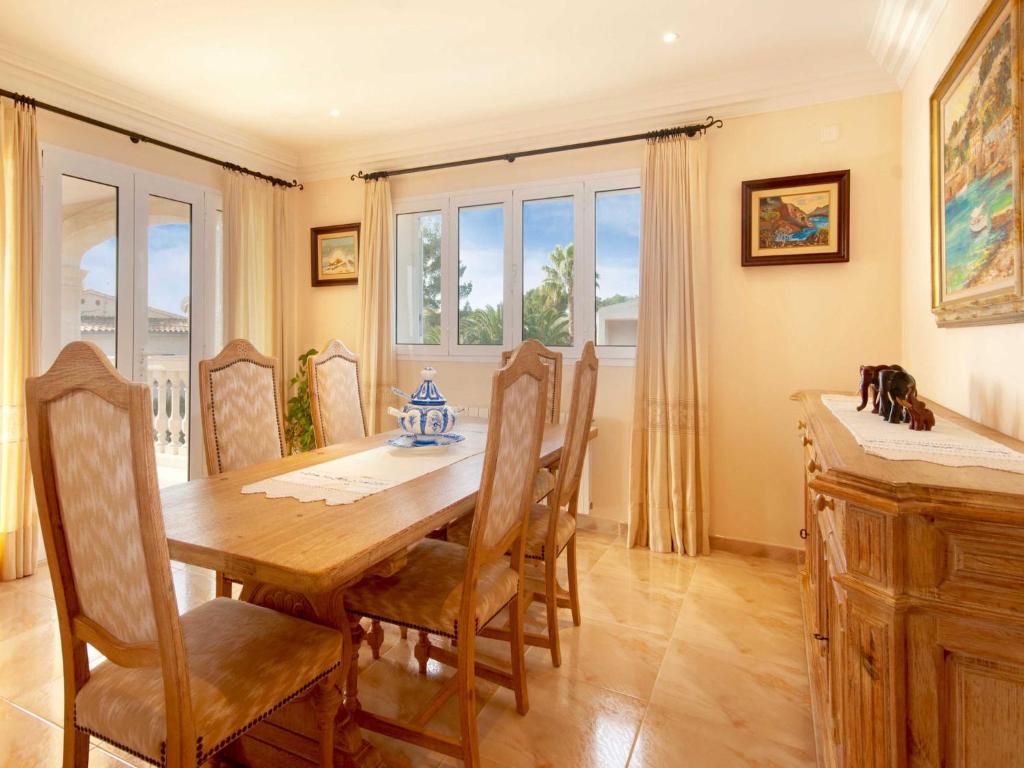 Fotografie z fotogalerie ubytování Immaculate Mallorca Villa Las Olas 3 Bedrooms Ideal For Families Couples Alcudia v destinaci Alcúdia