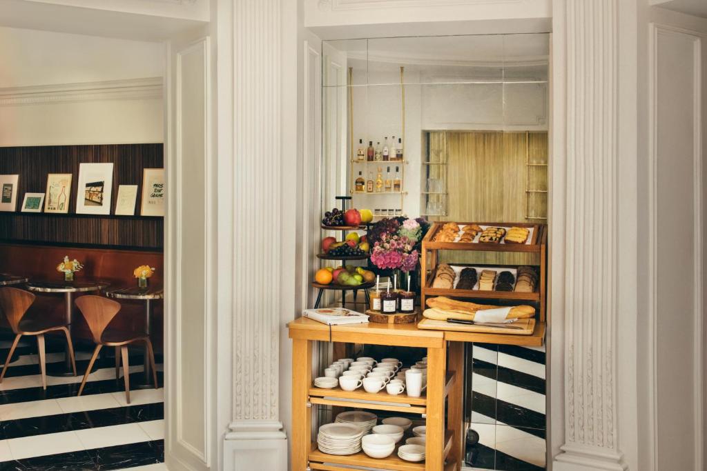 Hôtel Bourgogne & Montana - Resim 38