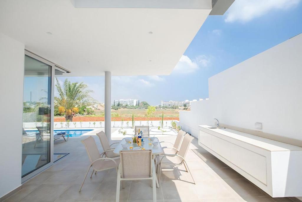 Villa Manta Platina - Brand New Luxury 3 Bedroom Protaras Villa With Private Pool