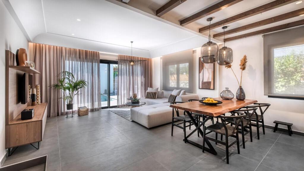 Posedenie v ubytovaní Sensational Dubrovnik Villa Villa Filia 6 Bedrooms Overlooking Dubrovnik City Walls Old Town