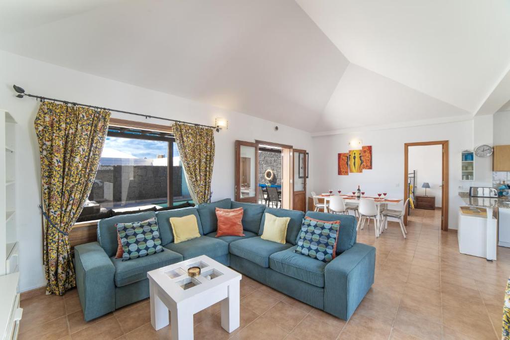 A seating area at Beautiful Lanzarote Villa 3 Bedrooms Villa Strelitzia South Facing Secluded Private Pool Playa Blanca