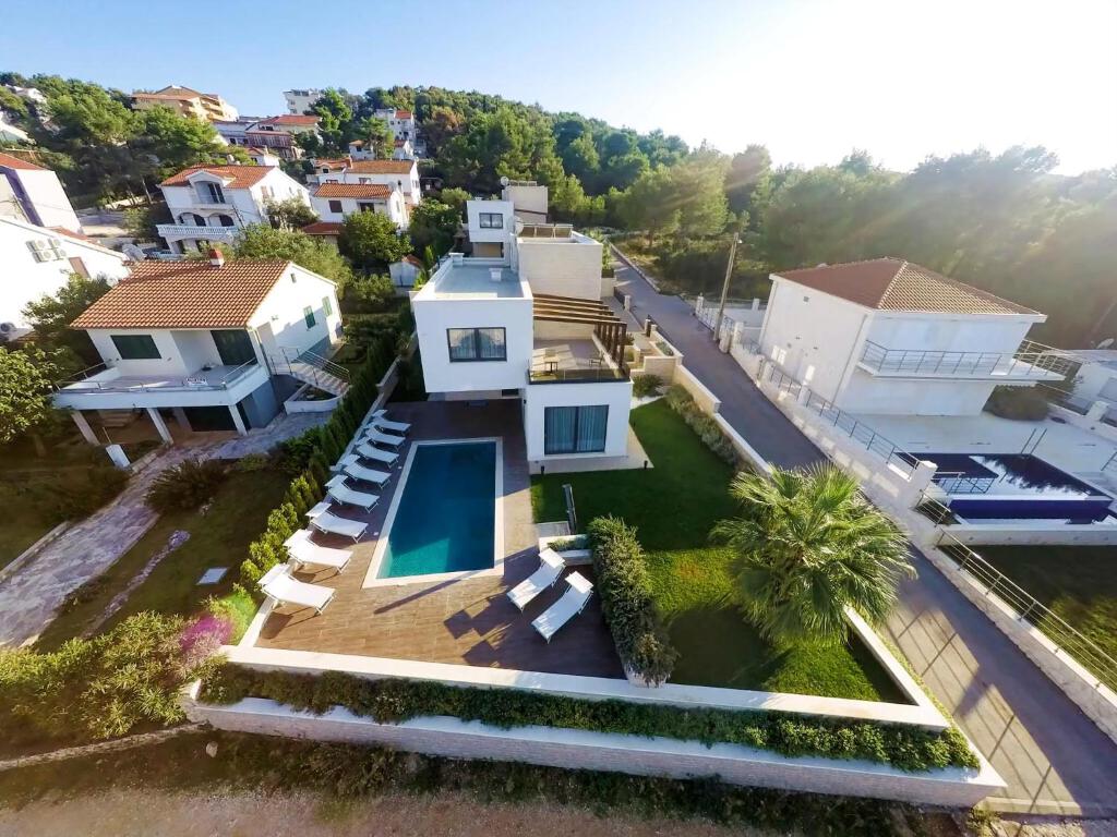 Budova, v ktorej sa vila nachádza