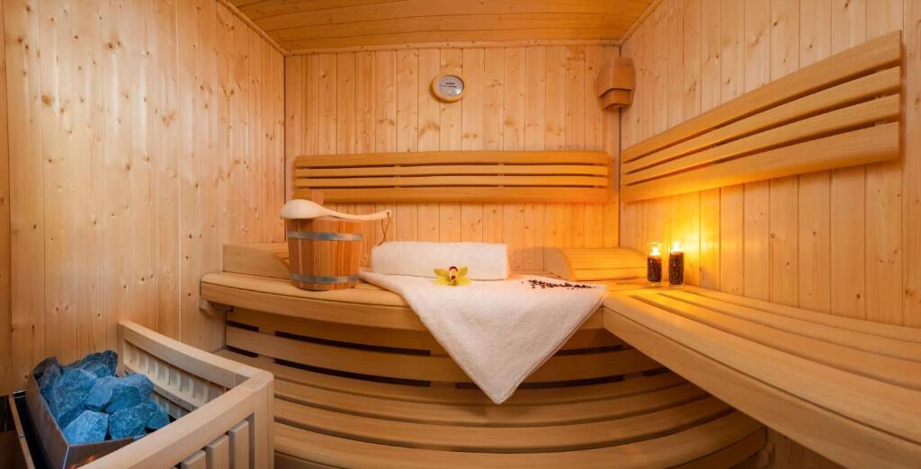 Fotografia z galérie ubytovania Villa Trogir Deluxe 1 6 Beautiful Bedrooms - Sea Front Private Pools - Sauna v Trogiri