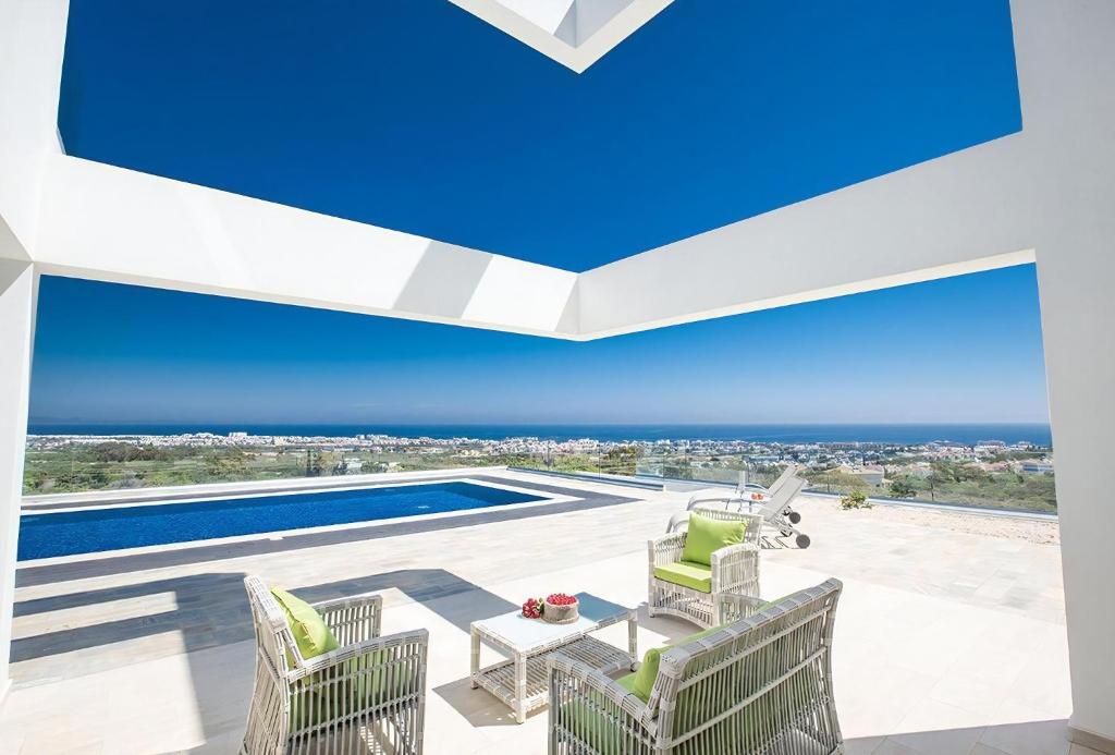 Villa Saranta Gold - Exquisite 3 Bedroom Protaras Villa With Private Pool And Panoramic Views