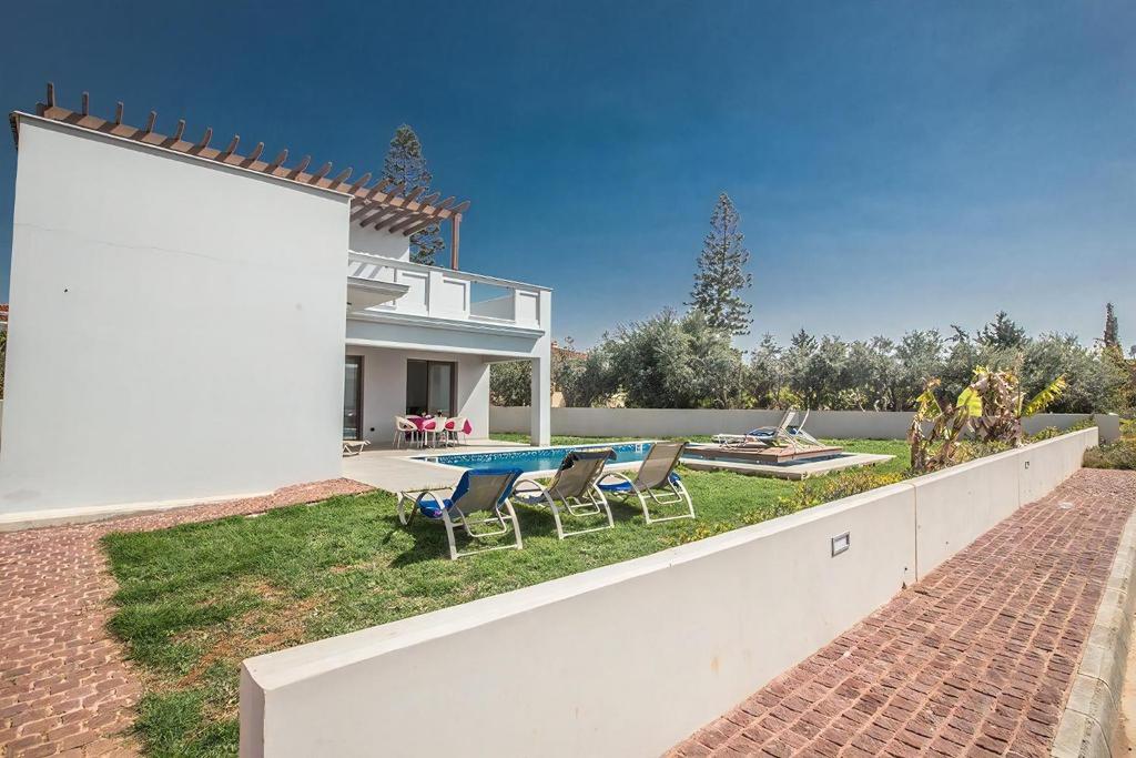 Villa Petreris Enas - Stunning 3 Bedroom Ayia Napa Villa With Pool - Short Walk To Nissi Avenue