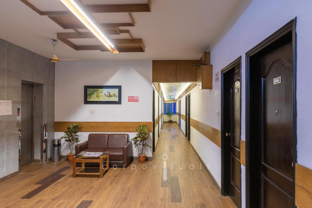 TV a/nebo společenská místnost v ubytování SEL Nibash Hotel & Serviced Apartments