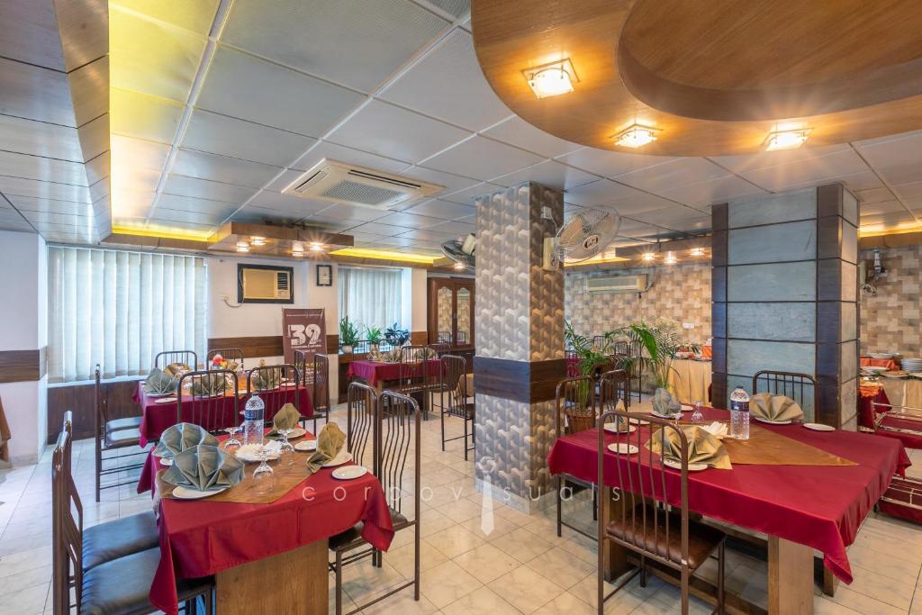 Restaurace v ubytování SEL Nibash Hotel & Serviced Apartments